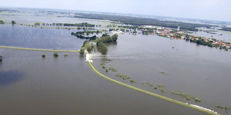 Deichbruch bei Fischbeck am 12.06.2013